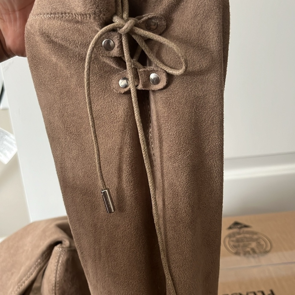 Knee high boots - Picture 6 of 9